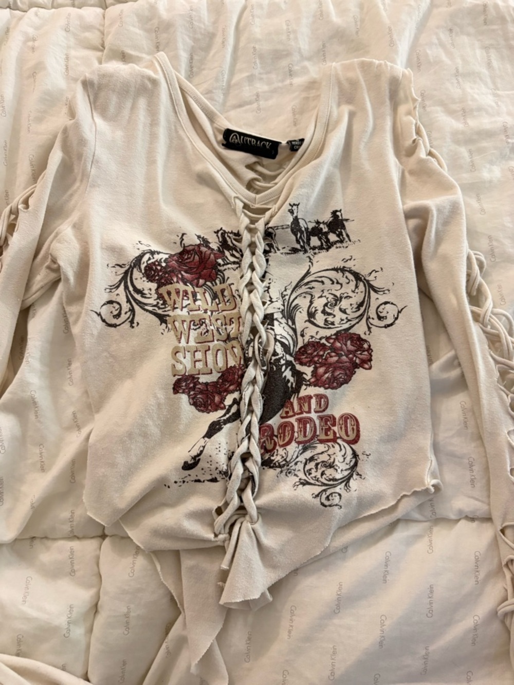 Outback Trading Co. Cream Lace-Up Graphic Tee